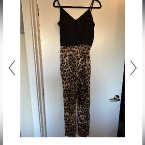 Small leopard print Jumpsuitt size small